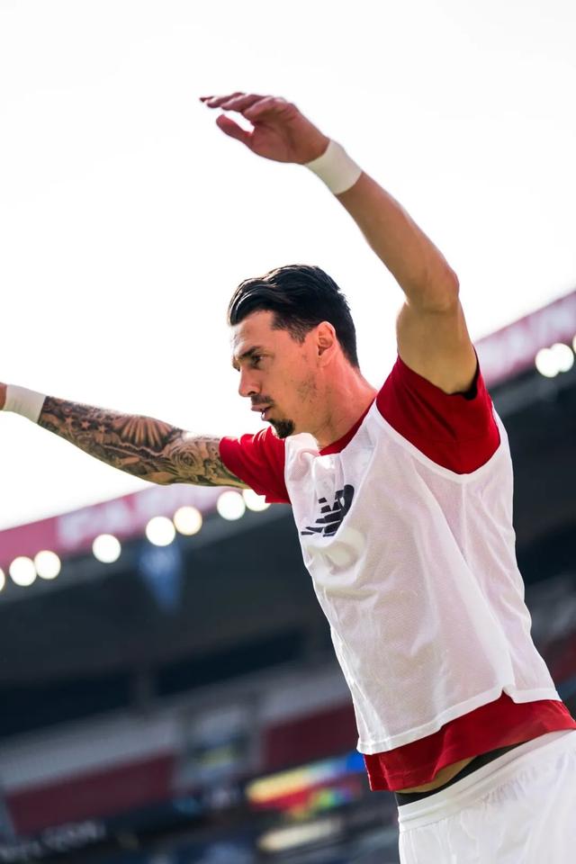 关于里尔客场失分，争冠形势严峻的信息