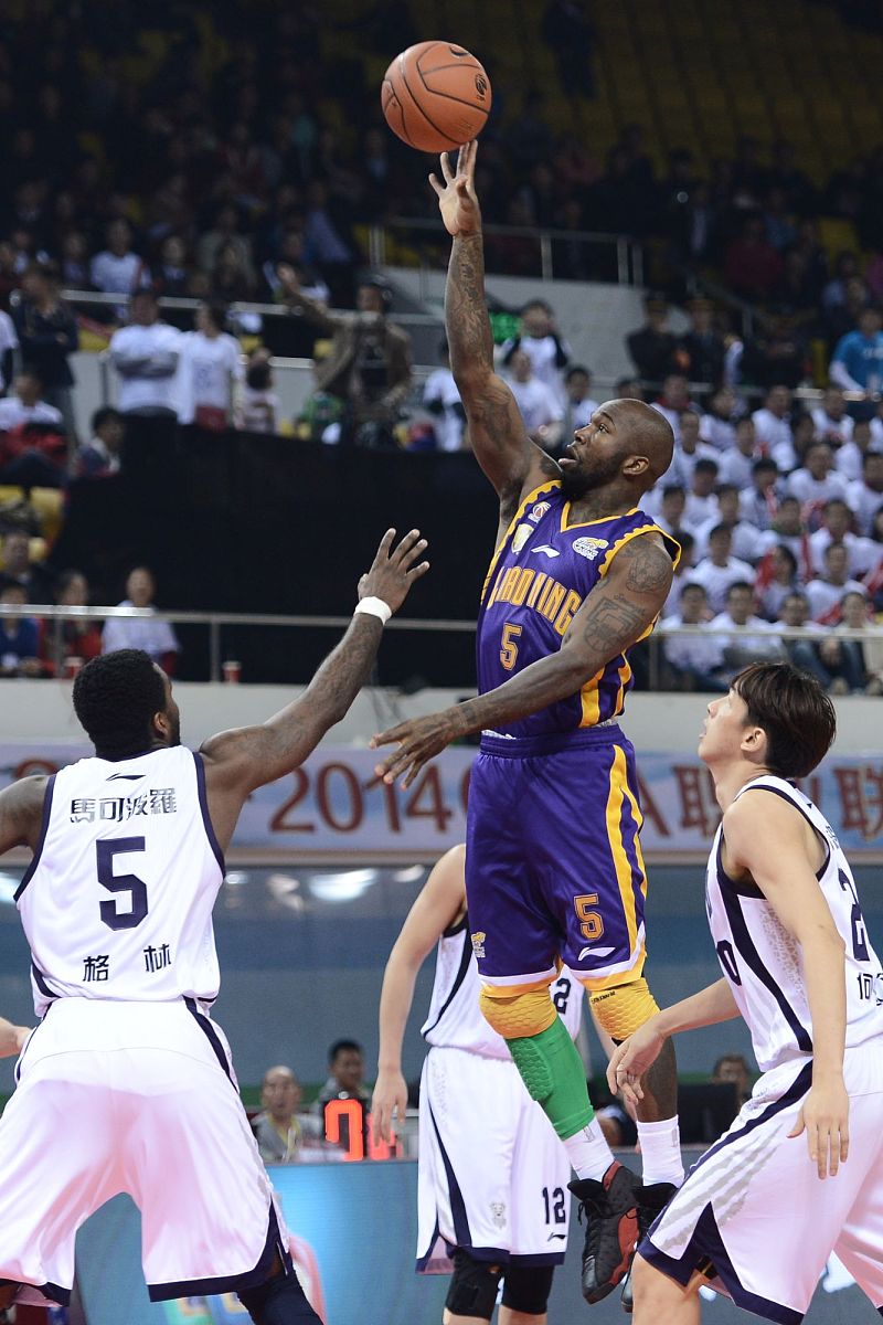 关键时刻球员挺身而出，逆转比分的简单介绍