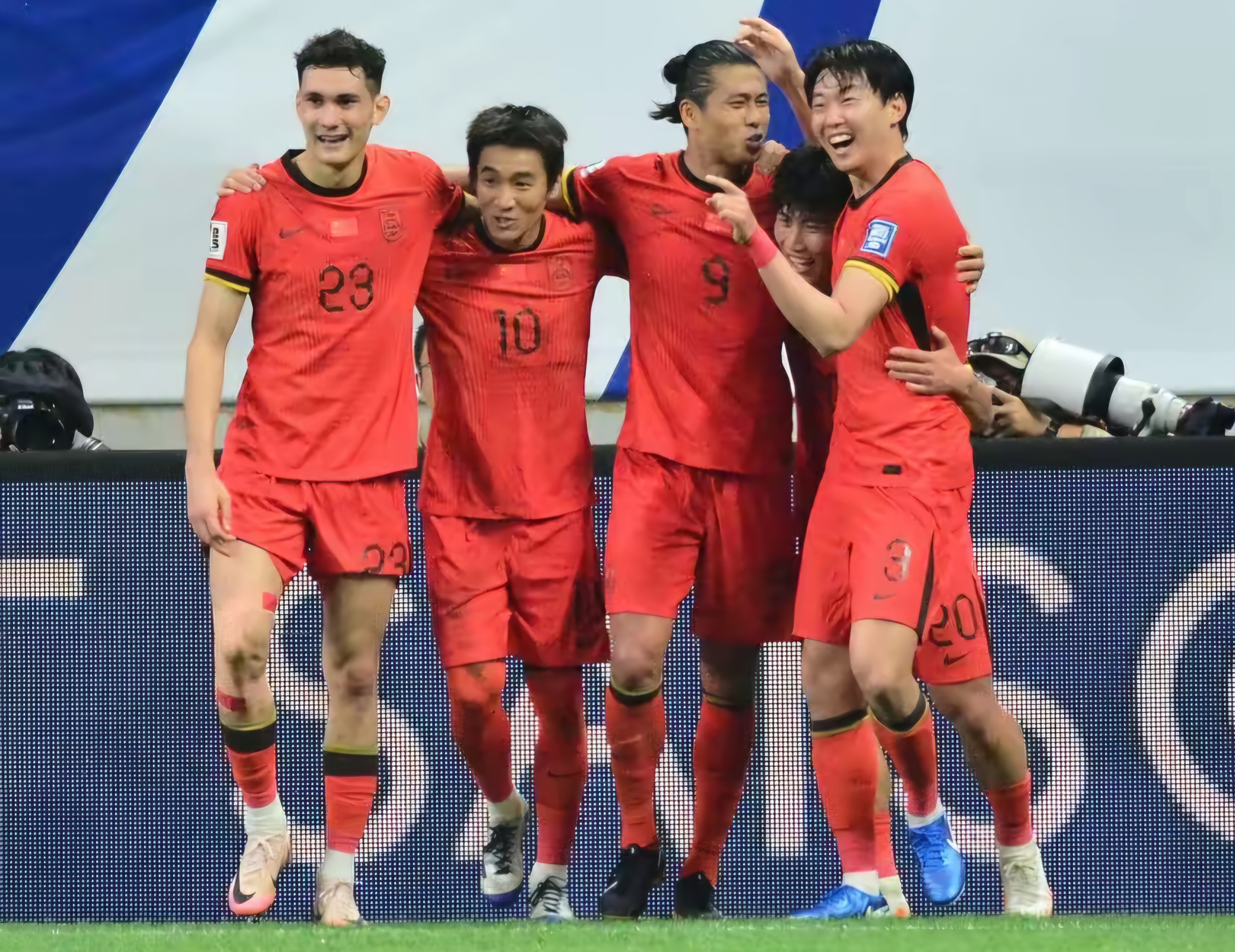 熊猫体育官方网站-著名足球运动员在比赛中取得惊人成绩