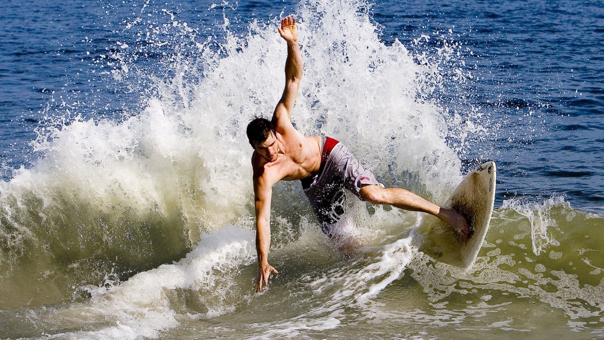 活塞强行终结独行侠连胜，西亚卡姆末节狂飙锁定胜局