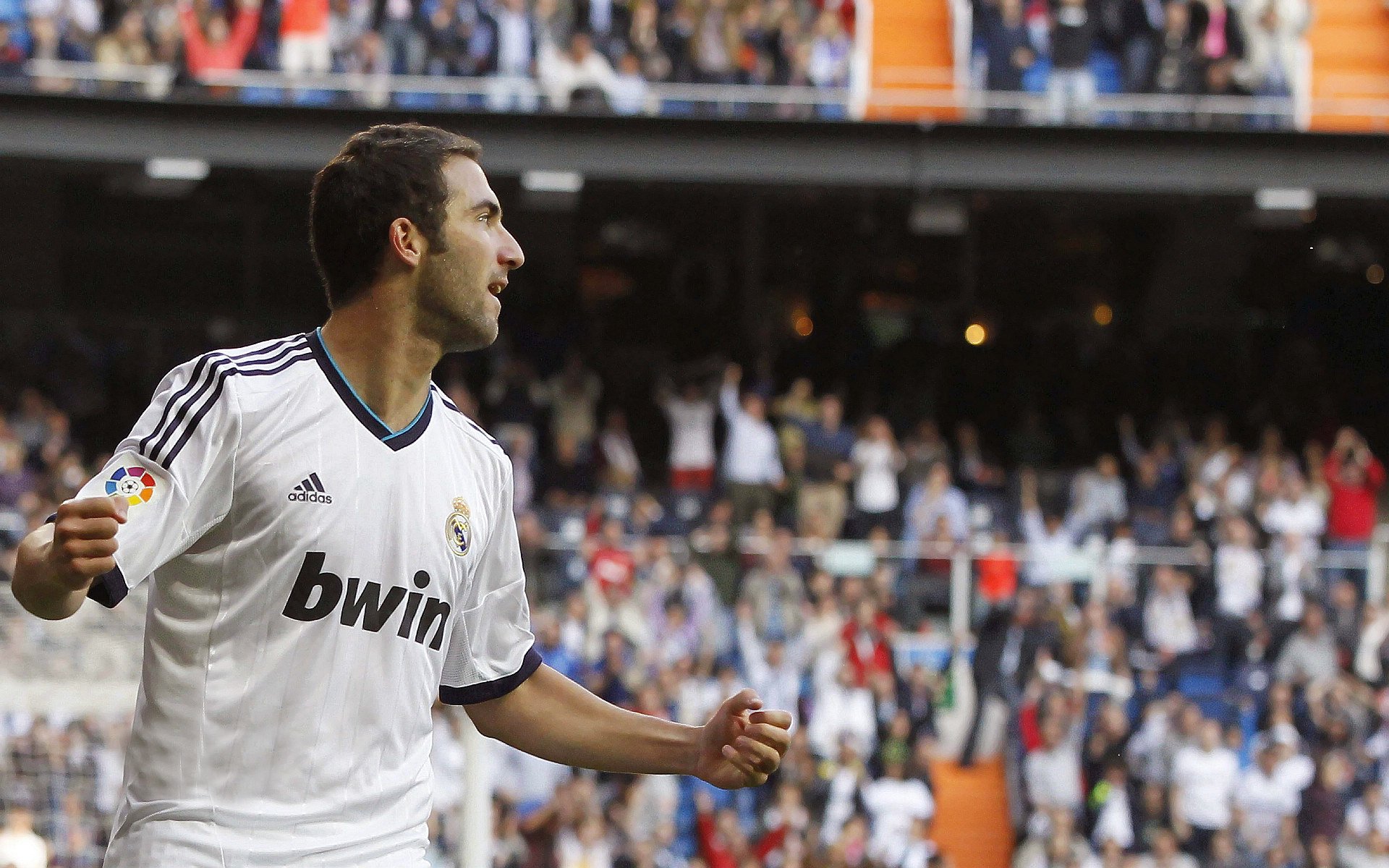 意甲焦点战之夜，奥斯梅恩在重压下完成华丽爆发