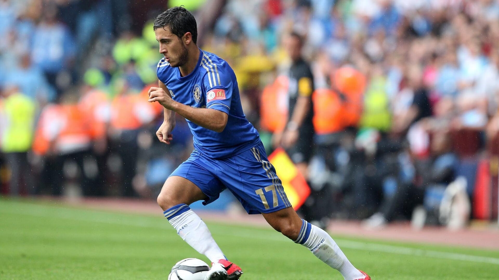 红牛绝杀阿斯顿马丁，汉密尔顿状态火热预示三强争霸