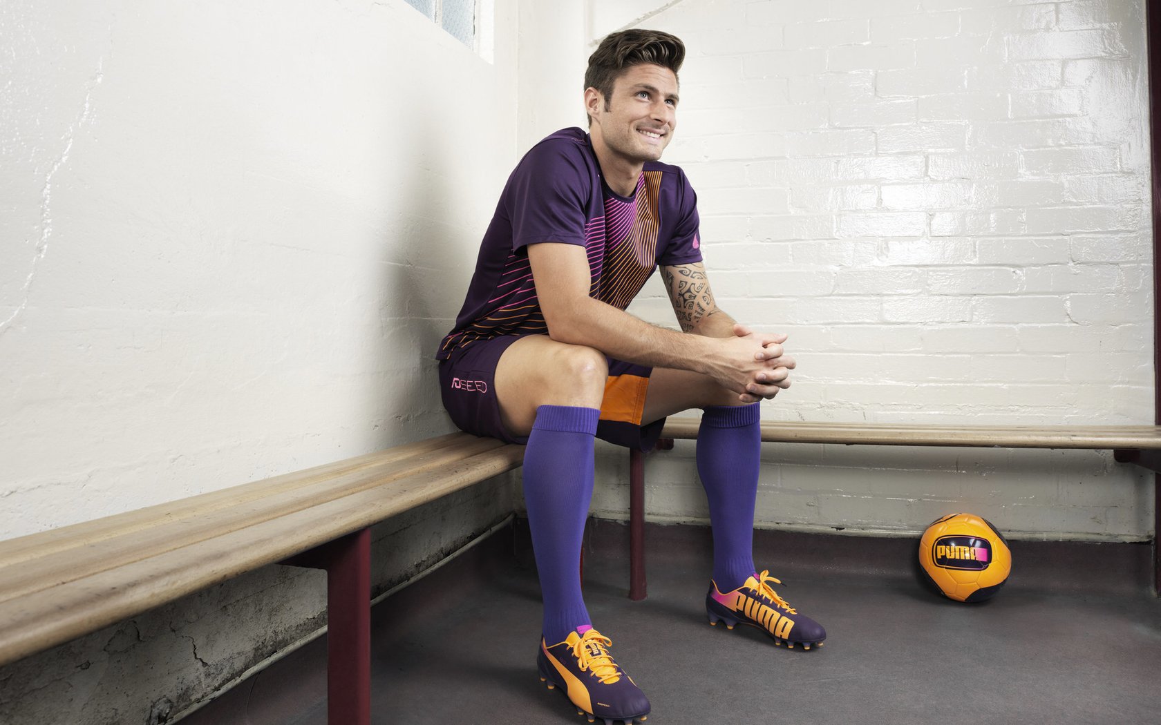 当足球的压哨绝杀遇见F1的街道狂飙,拉亚在巴黎的双重接管之夜